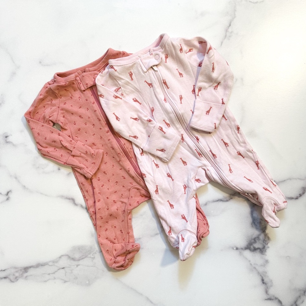 Carter's Pink and Light Pink Giraffe Footies